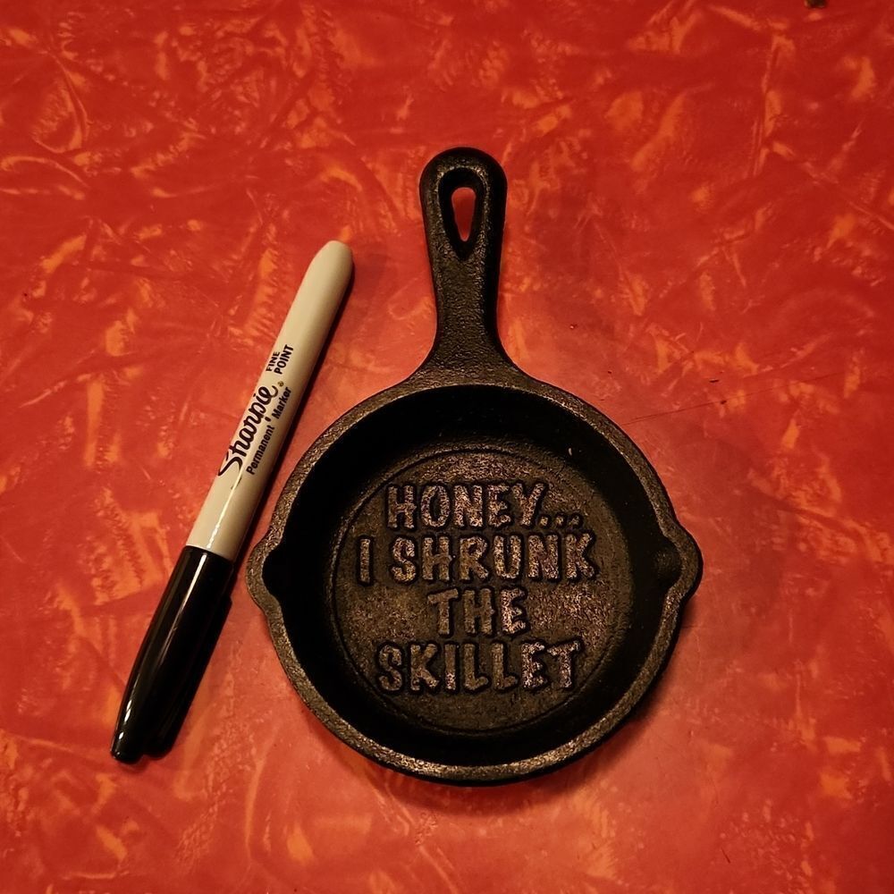 Mini Lodge Cast Iron Pan "Honey I Shrunk the Skillet"